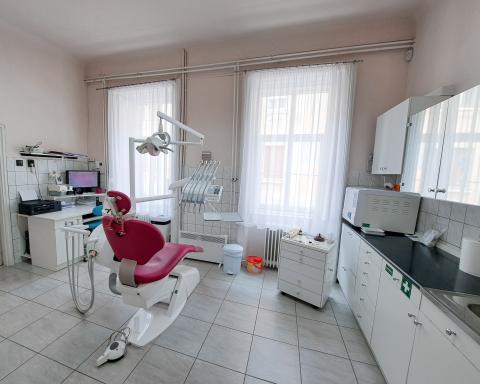 A rendelő belülről